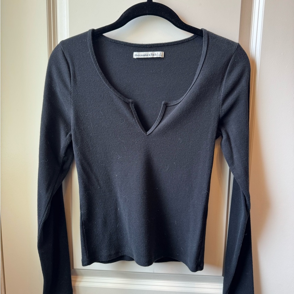 Women's Black Long Sleeve Top